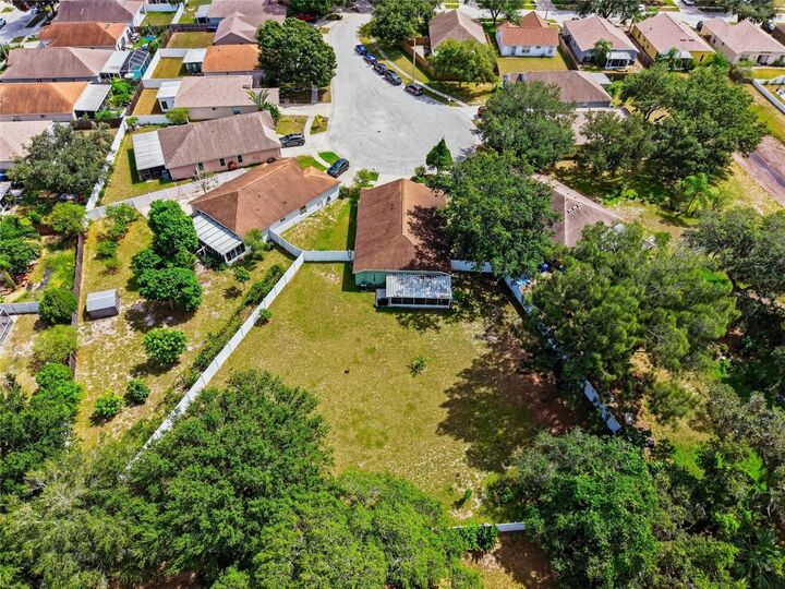 Property Photo:  12402 Tree Pointe Court  FL 33578 