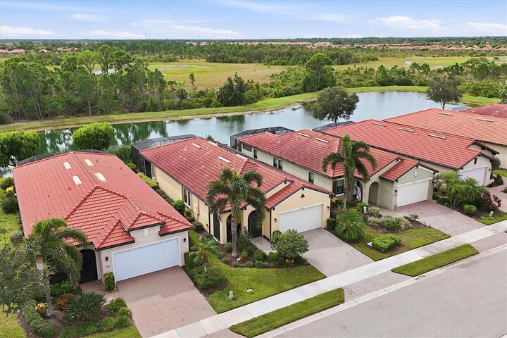 Property Photo: 10441 Crooked Creek Drive FL 34293