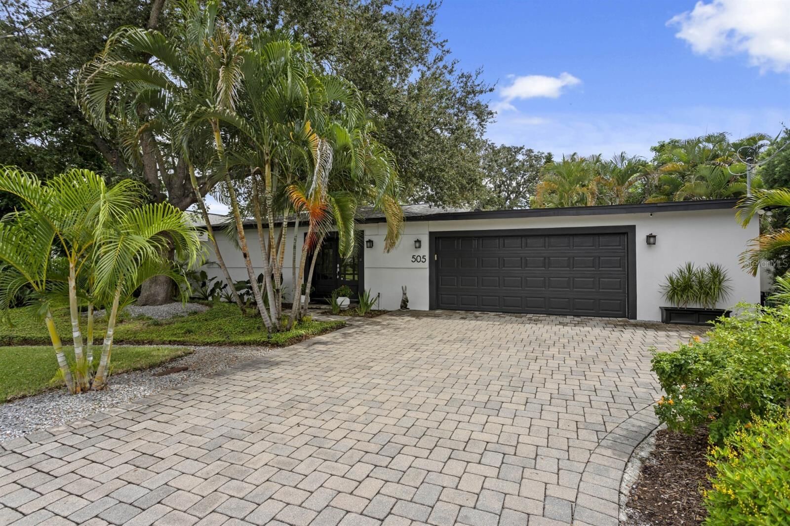 Property Photo: 505 N Beverly Avenue FL 33609