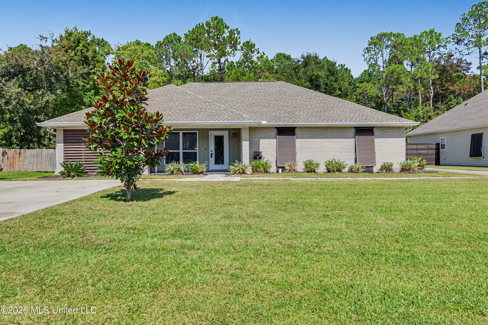 Property Photo:  217 Henley Place  MS 39520 
