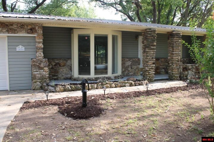 Property Photo:  1406 W Court Street  AR 72601 