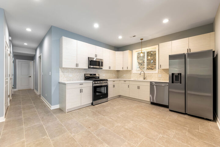 Property Photo: 3031 W Warren Boulevard IL 60612