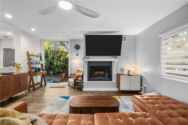 Property Photo:  1418 E Florida Street 1  CA 90802 