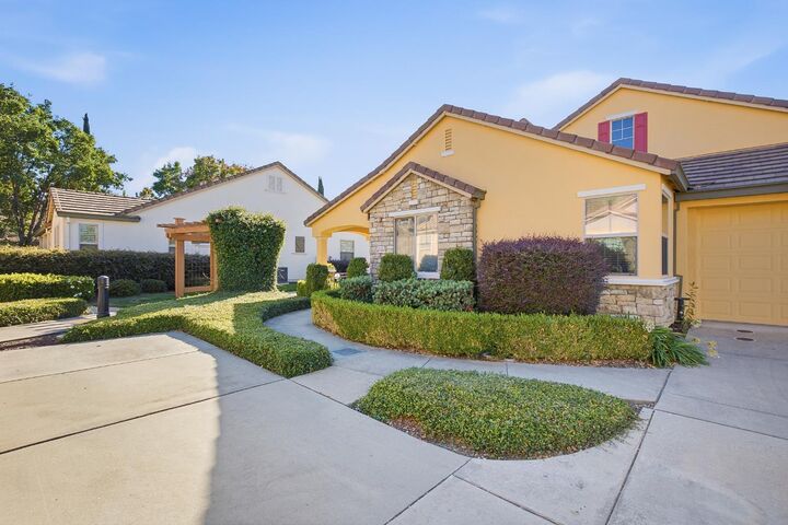 Property Photo: 1048 Cabris Lane CA 95747