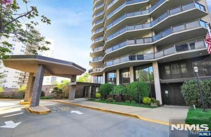 Property Photo:  2077 Center Avenue 7J  NJ 07024 