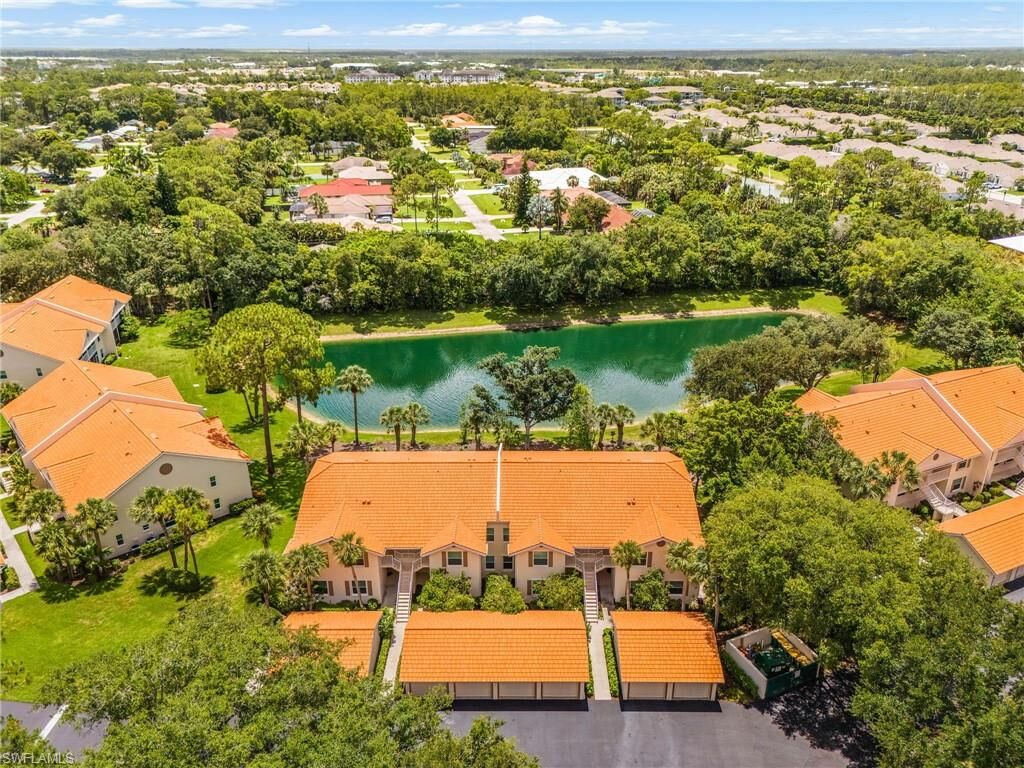 Property Photo:  305 Robin Hood Cir 204  FL 34104 