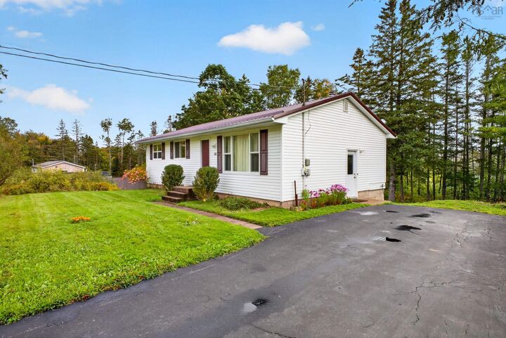 Property Photo:  40 Woodside Drive  NS B0N 1C0 