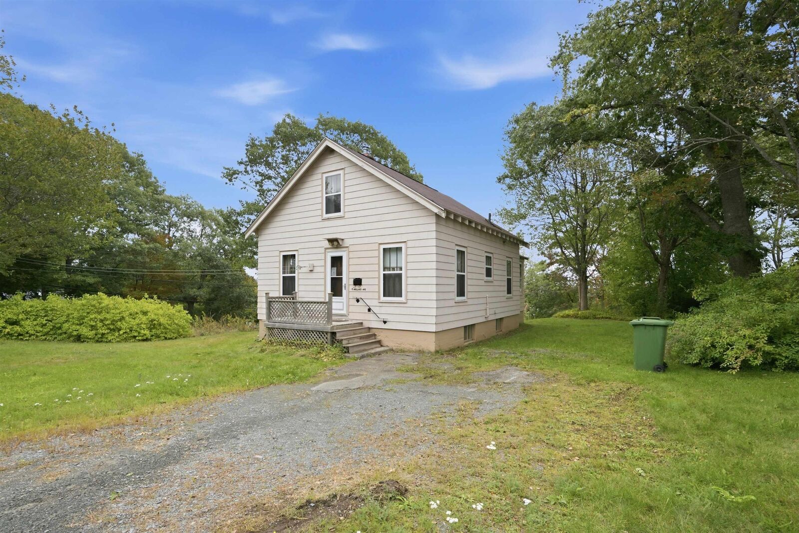 Property Photo:  4 Holland Avenue  NS B4A 1L4 