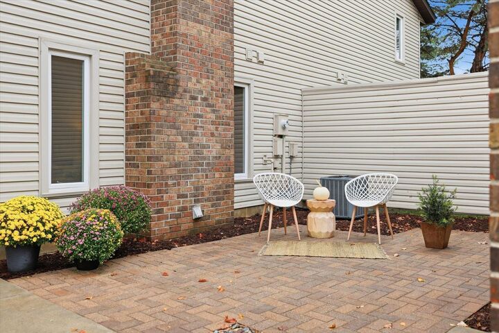 Property Photo:  4711 Lund Point  MN 55122 