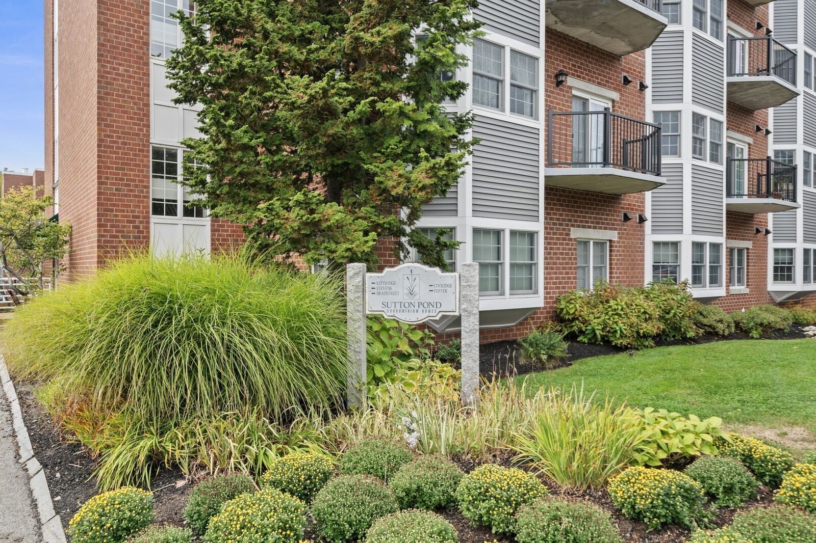 Property Photo:  148 Main St C439  MA 01845 