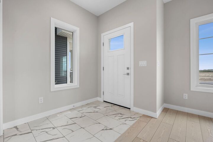 Property Photo:  9755 Huxbury Drive NE  AB T2A 8C3 