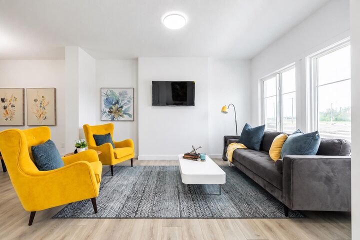Property Photo:  713 Clearview Green  AB T2P 2G7 