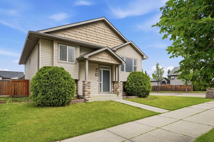 Property Photo:  95 Inglewood Drive  AB T4R 0B2 