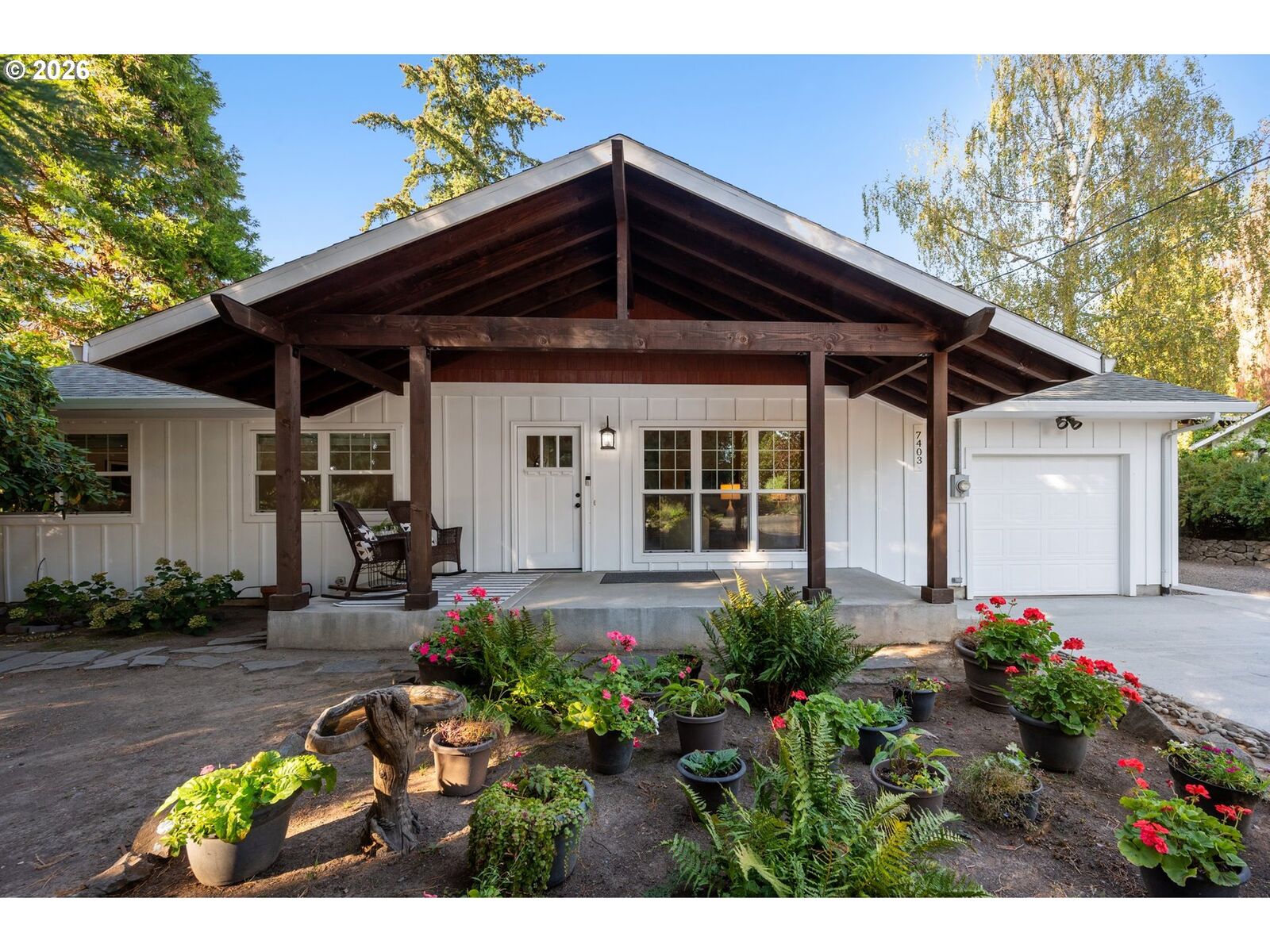 Property Photo: 7403 SW Mapleleaf St OR 97223
