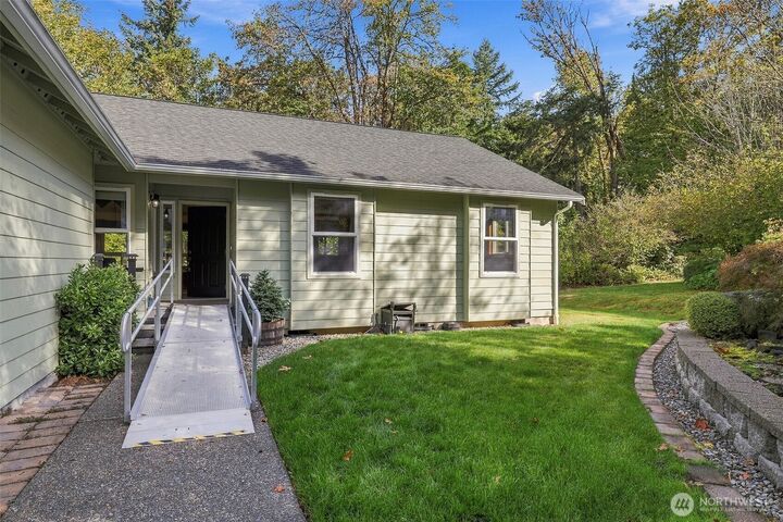 Property Photo:  2012  Lorraine Drive SE  WA 98501 