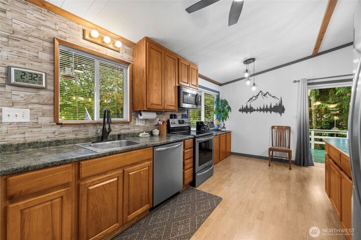Property Photo:  504  Colville Way  WA 98257 