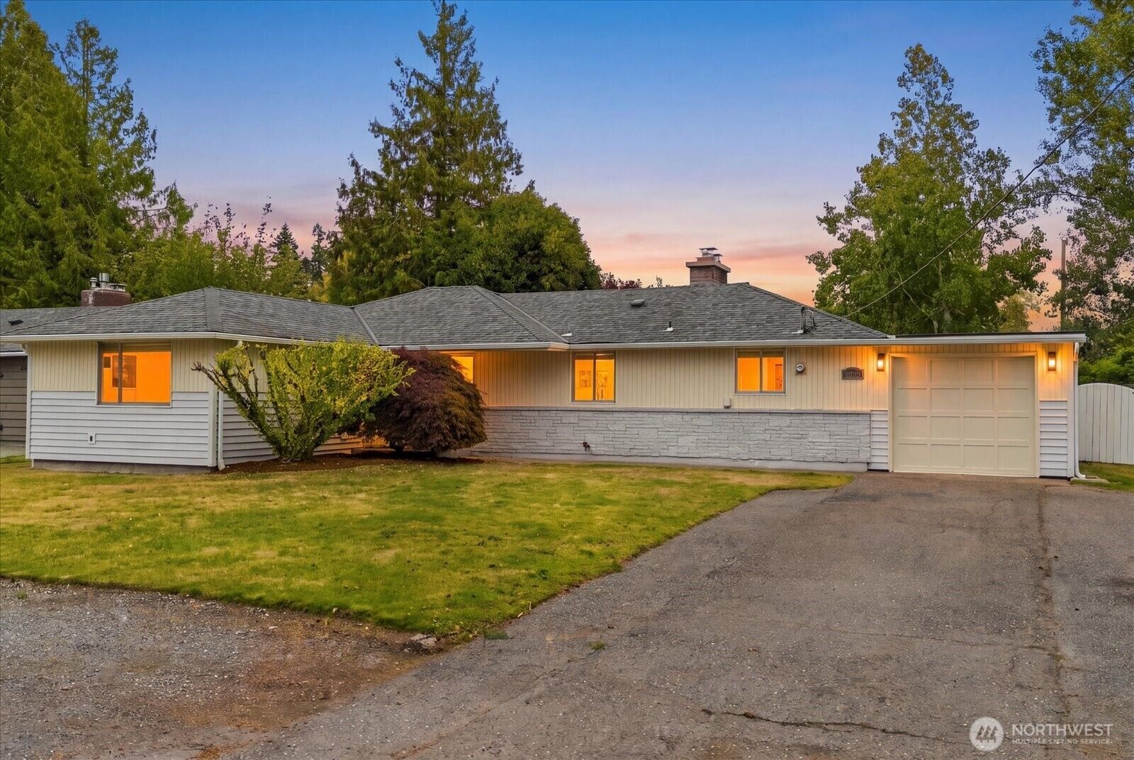 Property Photo: 23107 84th Avenue W WA 98026