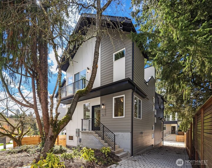 Property Photo: 10829 11th Avenue NE WA 98125