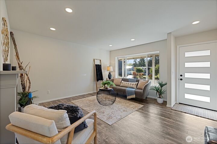 Property Photo:  1709  36th Street SE  WA 98002 