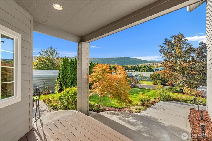 Property Photo:  3037  Vera Cruz Street  WA 98828 