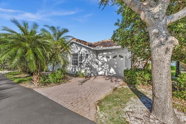 Property Photo: 5190 Sabal Gardens Lane 6 FL 33487
