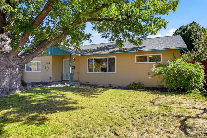 Property Photo:  894 Hazelnut Court  CA 94087 