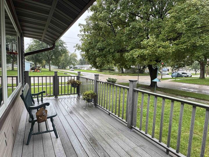 Property Photo:  1304 Manor Drive  WI 53548 