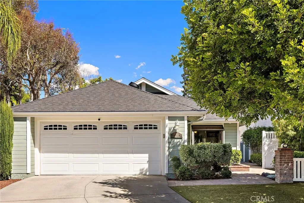 Property Photo:  30 W Oxbow Creek  CA 92653 