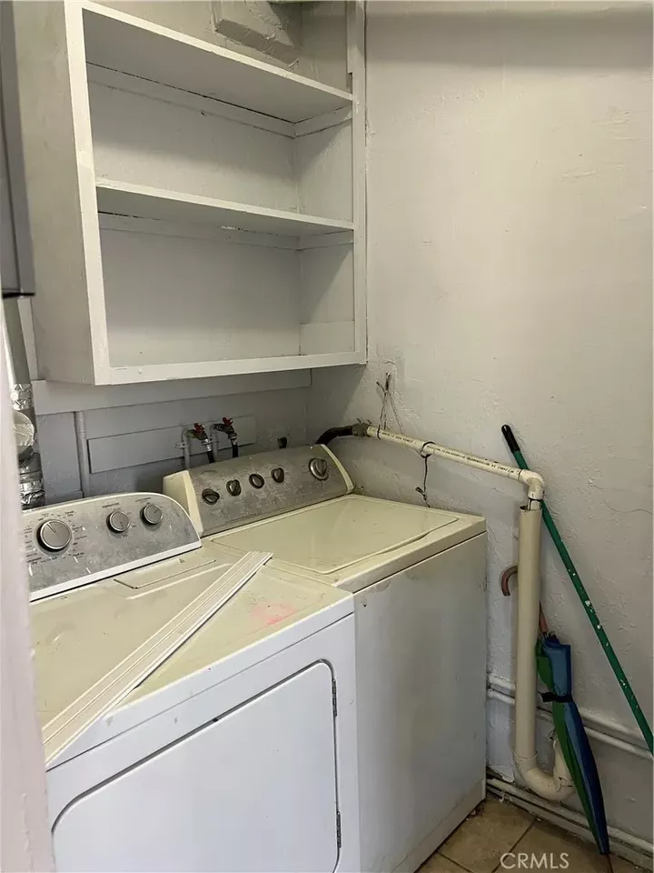 Property Photo:  201 E 31st  CA 90011 