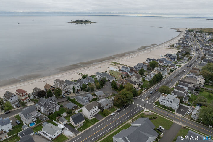 Property Photo: 931 East Broadway CT 06460