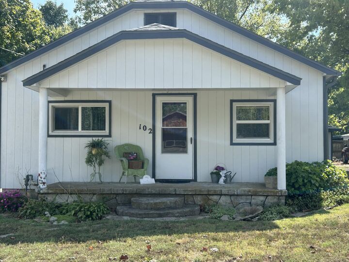 Property Photo: 102 Broadway Street MO 65647