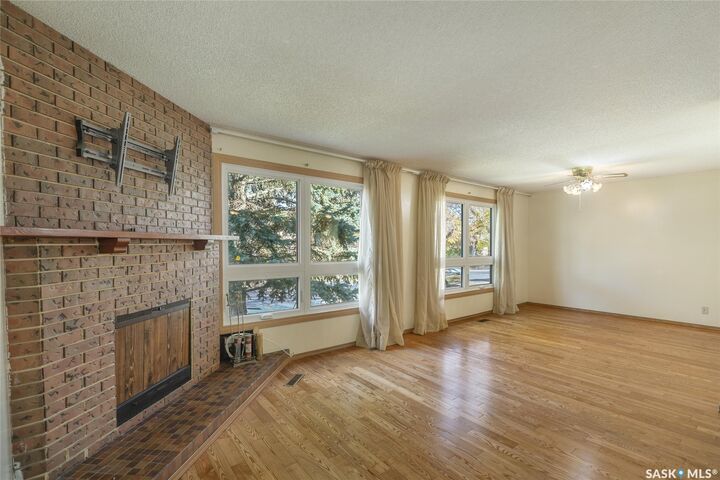 Property Photo:  6418 7th Avenue N  SK S4T 7H1 