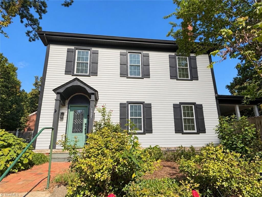 Property Photo:  1525 Cloverdale Avenue  NC 27104 
