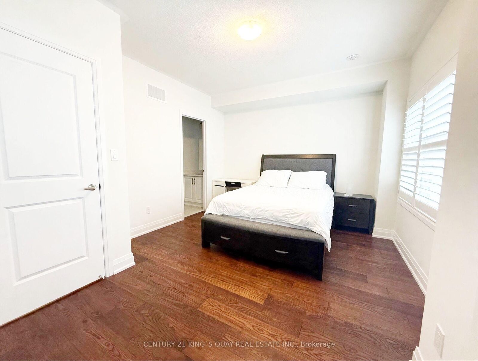 Photo de la propriété: 15 Maybank Lane ON L4A 4X7