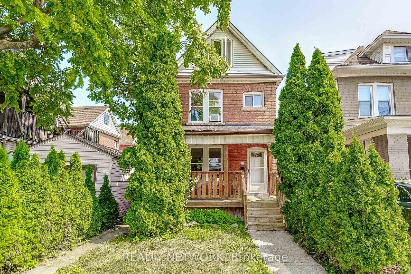 Property Photo:  11 Elm Street  ON L8M 1Y2 