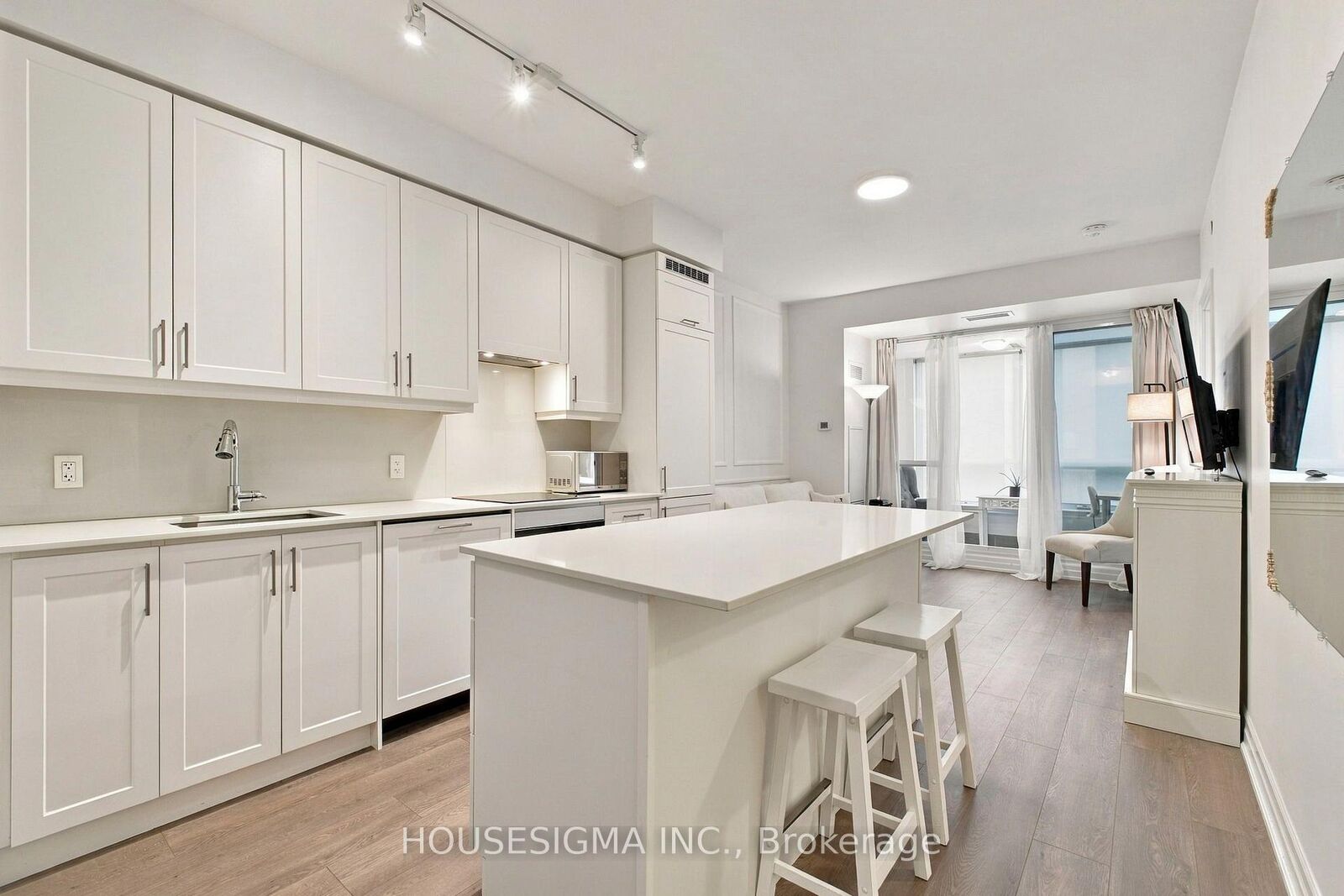 Property Photo:  9085 Jane Street 705  ON L4K 0L8 