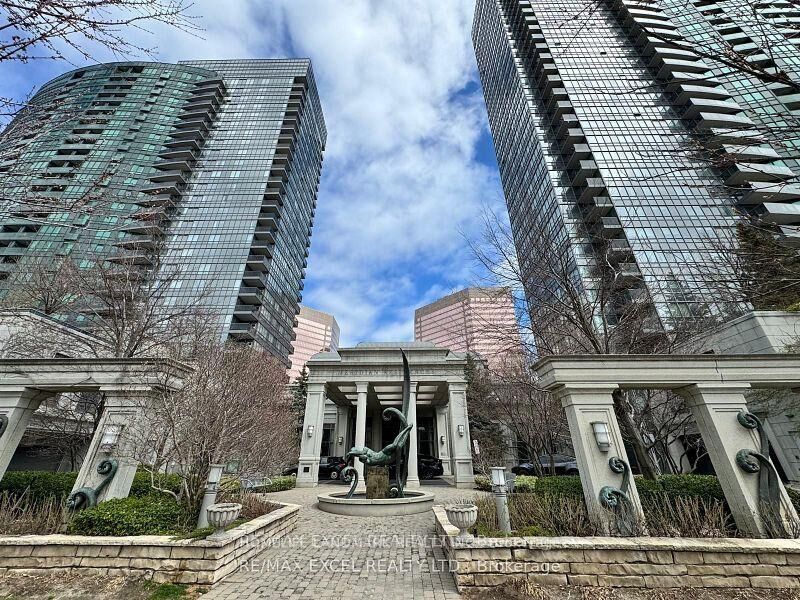 Property Photo:  15 Greenview Avenue 406  ON M2M 4M7 