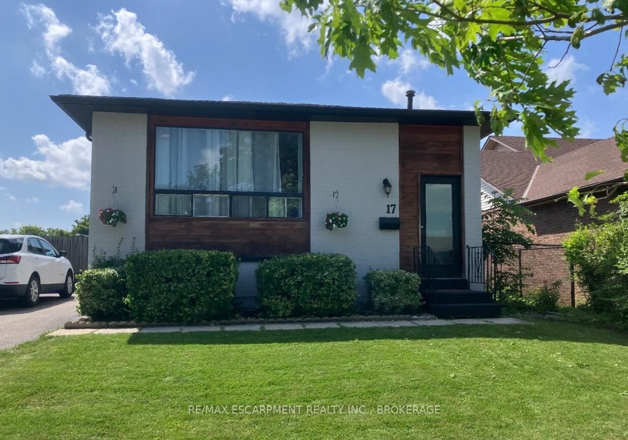 Property Photo:  17 Mellenby Street  ON L8J 1E6 