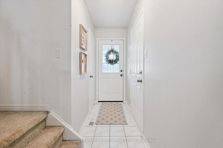 Property Photo:  39 Ptarmigan Drive 5  ON N1C 1E8 