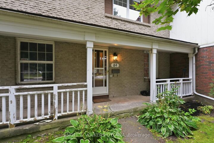 Property Photo:  84 Monterey Drive  ON K2H 7A7 