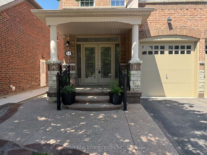 Property Photo:  14 Twistleton Street  ON L7C 3V6 