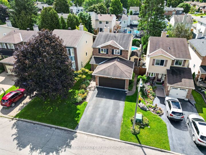 Property Photo: 6109 Forestglen Crescent ON K1C 5N9