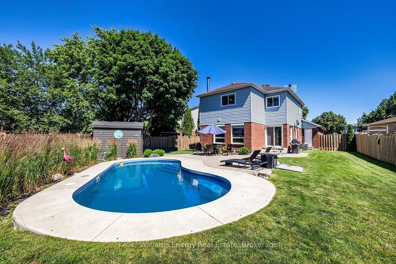 Photo de la propriété:  329 Challenger Court  ON L1B 1K4 