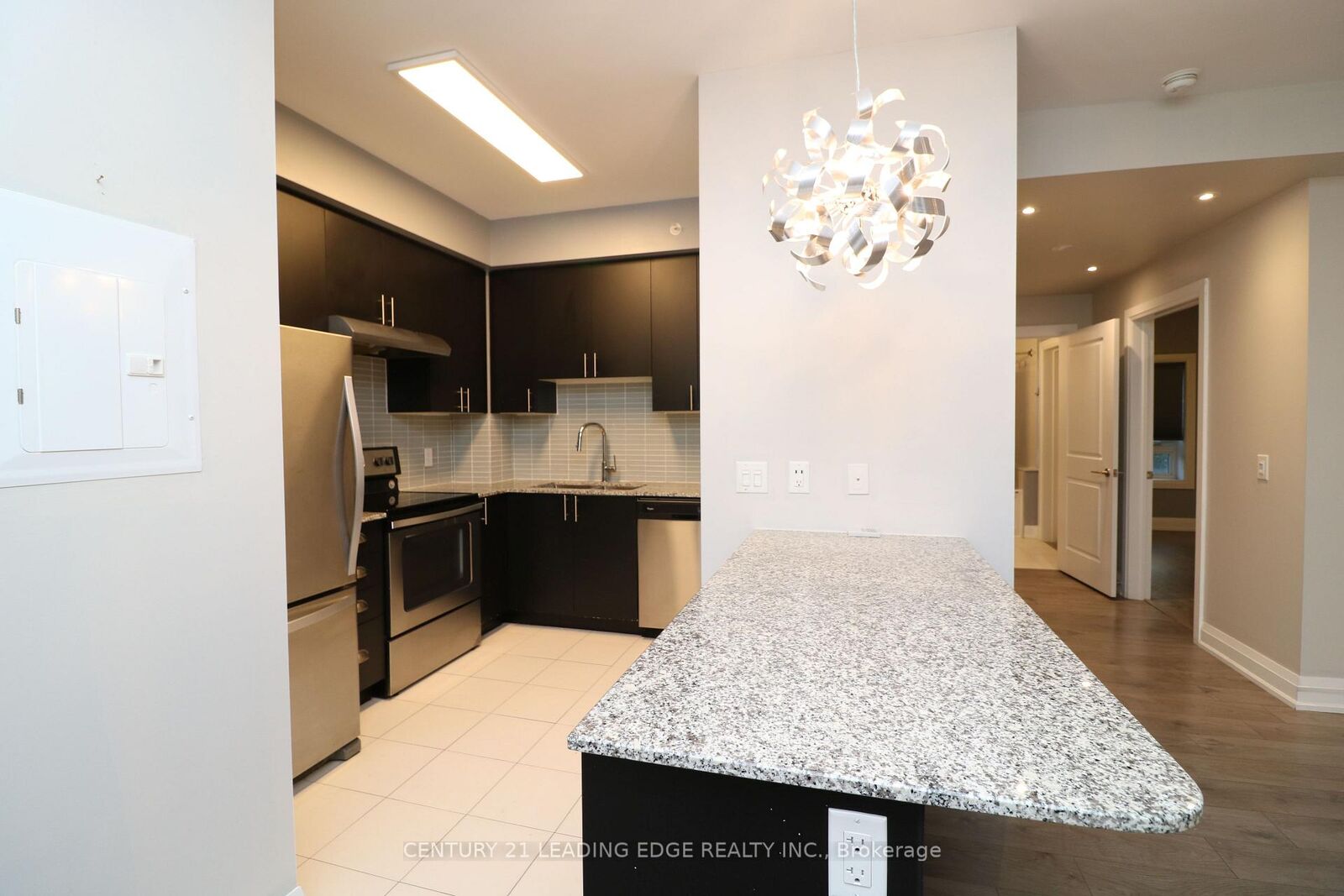 Property Photo:  481 Rupert Avenue 123  ON L4A 1Y7 