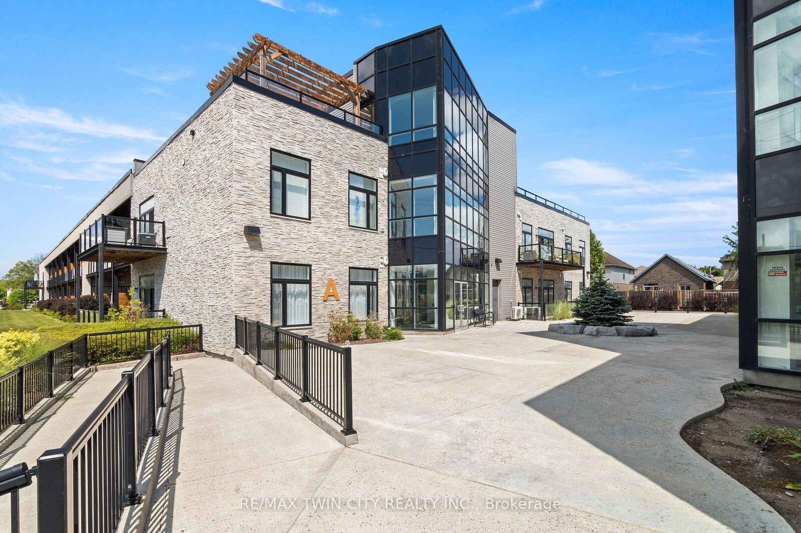 Photo de la propriété: 85 A Morrell Street 207, Building A ON N3T 4J6