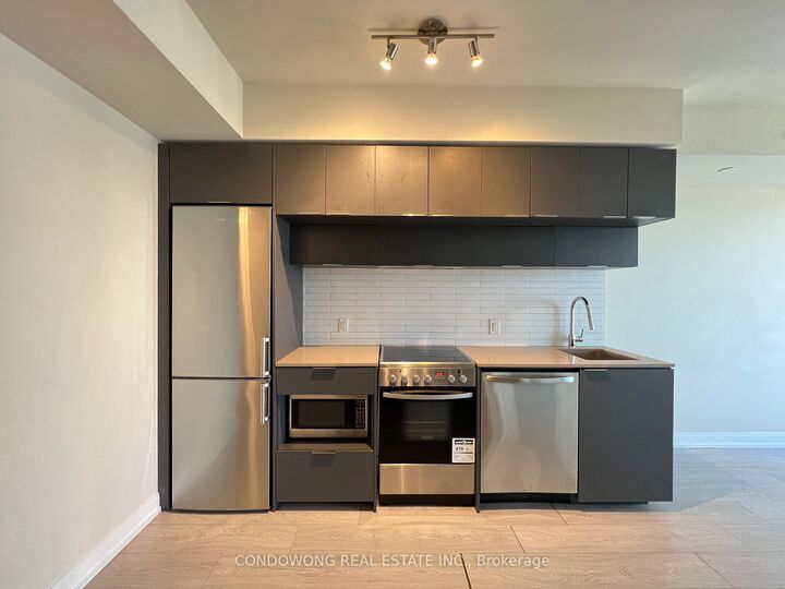 Property Photo:  181 Dundas Street E 4101  ON M5A 0N5 