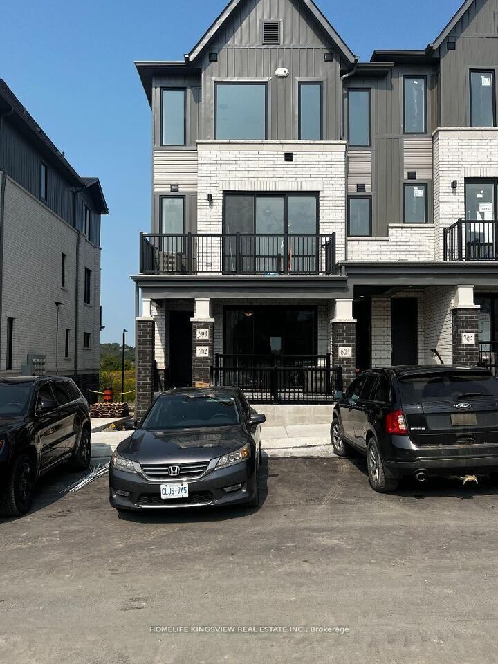 Photo de la propriété:  160 Densmore Road 602  ON K9A 0X8 