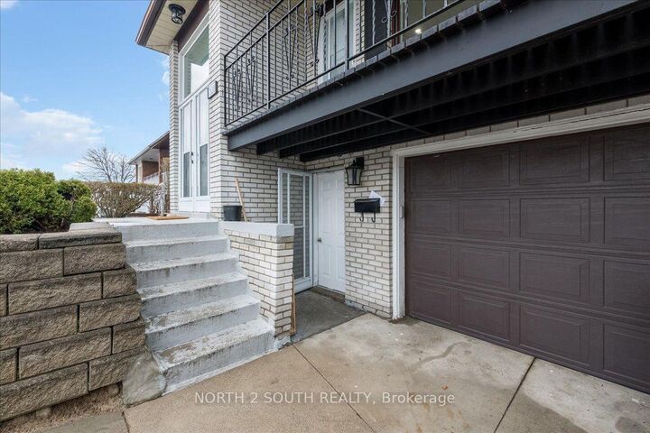 Property Photo:  7520 Langworthy Drive Lower  ON L4T 2R9 