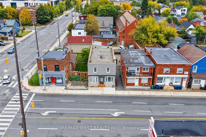 Property Photo:  203 Islington Avenue Main  ON M8V 3B8 
