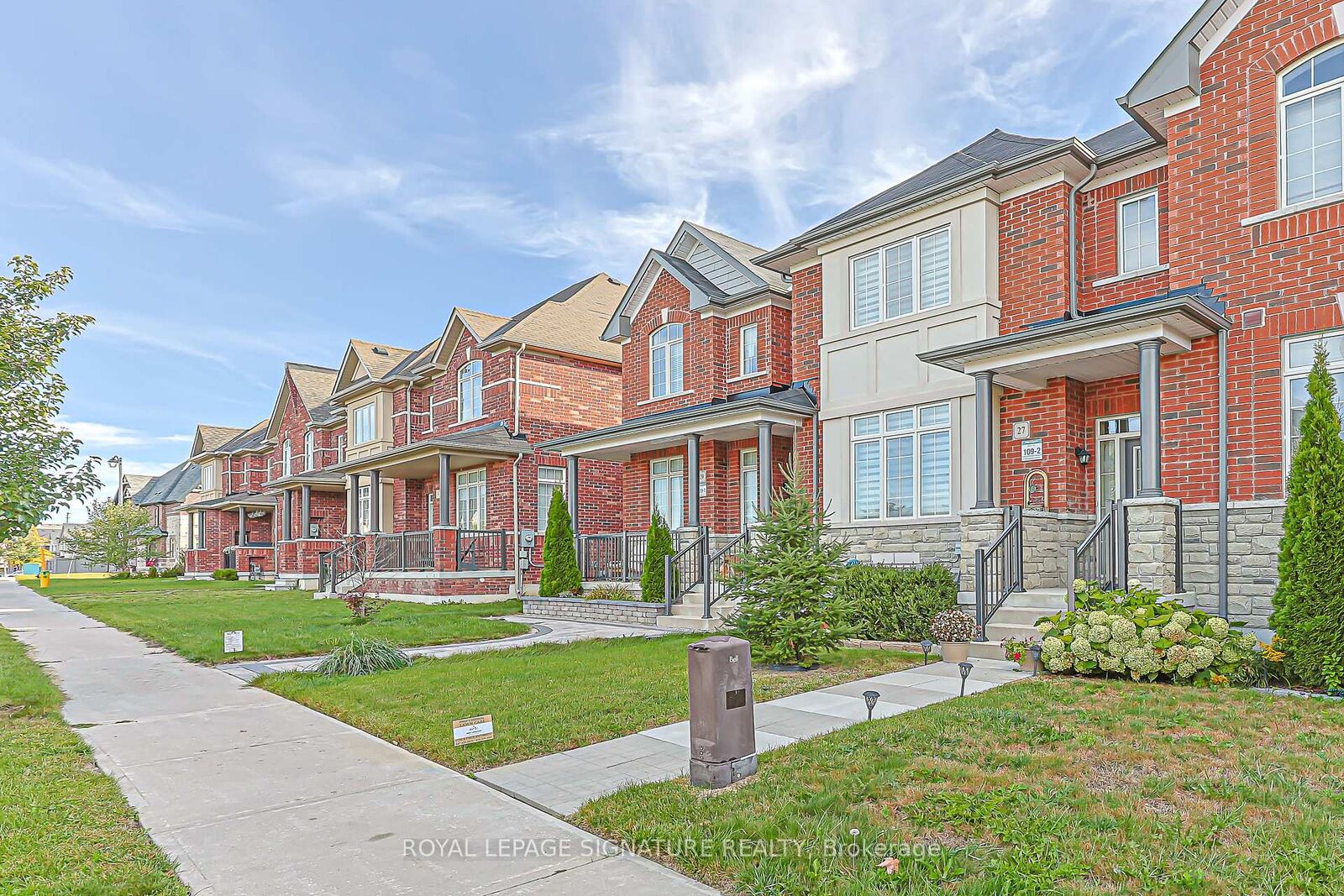Property Photo:  27 Beechborough Crescent  ON L9N 0L6 